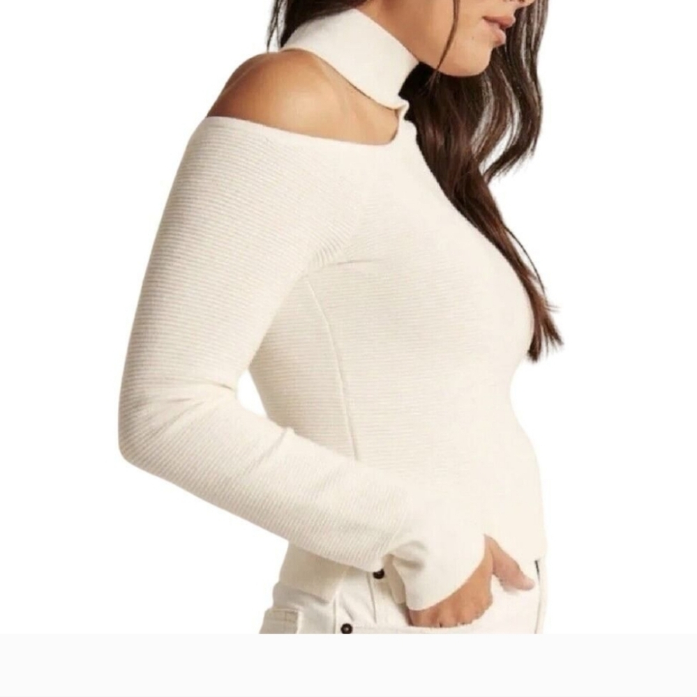 Abercrombie Elegant Off-Shoulder White Sweater Size M Nwt